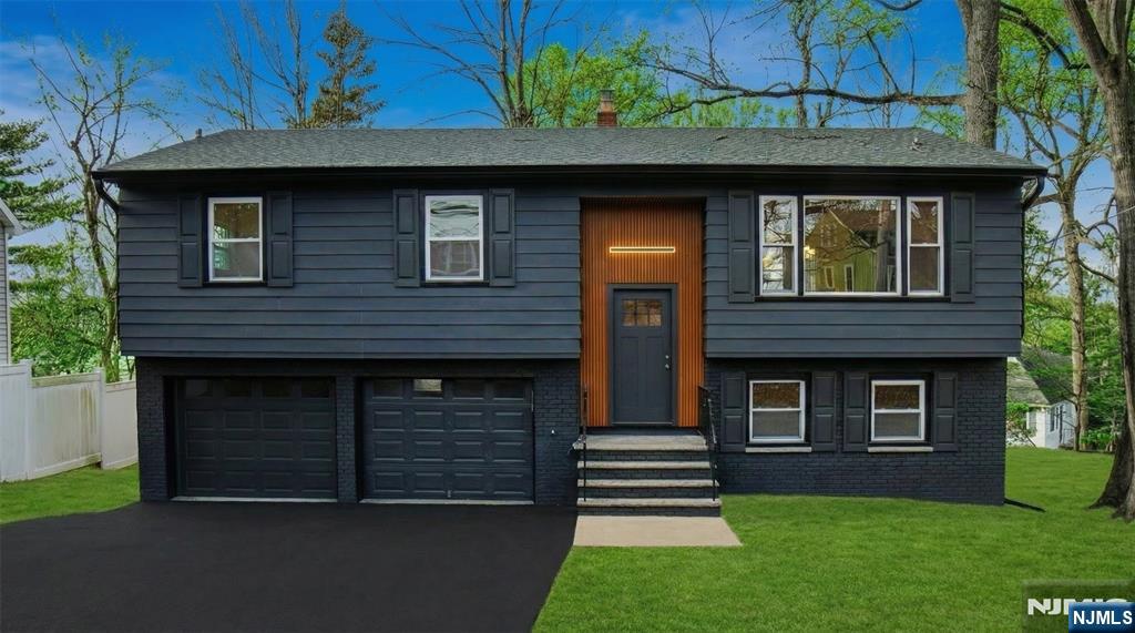 Homes for sale in West Orange, NJ | 45 Blackburne Ter, West Orange, NJ 07052 | MLS# 25043149