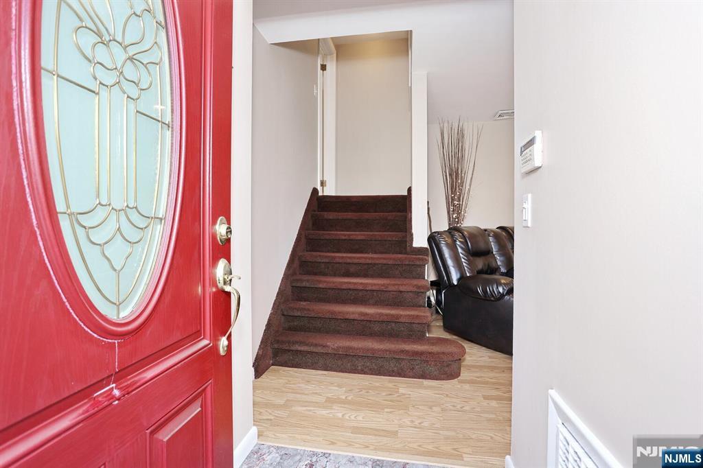 Homes for sale in South Hackensack, NJ | 16 Maple Ave, South Hackensack, NJ 07606 | MLS# 25043173