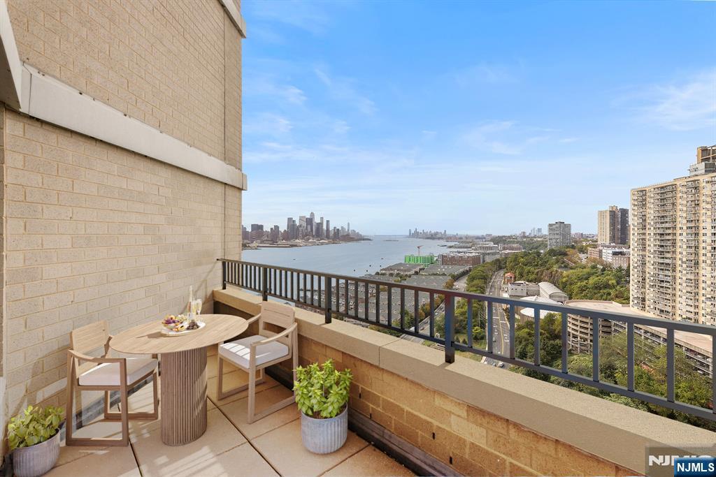 Homes for sale in Guttenberg, NJ | 7002 Boulevard East #32F, Guttenberg, NJ 07093 | MLS# 25043181