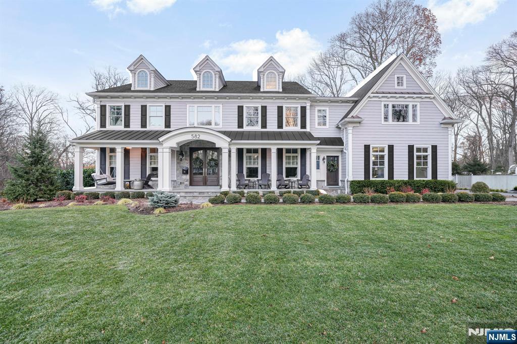 $3,295,000 Colonial