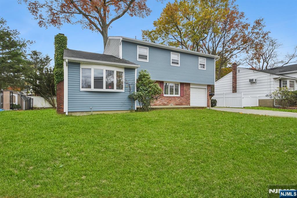 Homes for sale in Pompton Lakes, NJ | 36 Arcadia Rd, Pompton Lakes, NJ 07442 | MLS# 25043289