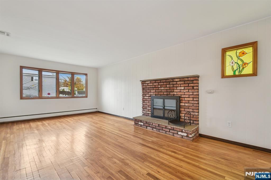 Homes for sale in Pompton Lakes, NJ | 36 Arcadia Rd, Pompton Lakes, NJ 07442 | MLS# 25043289