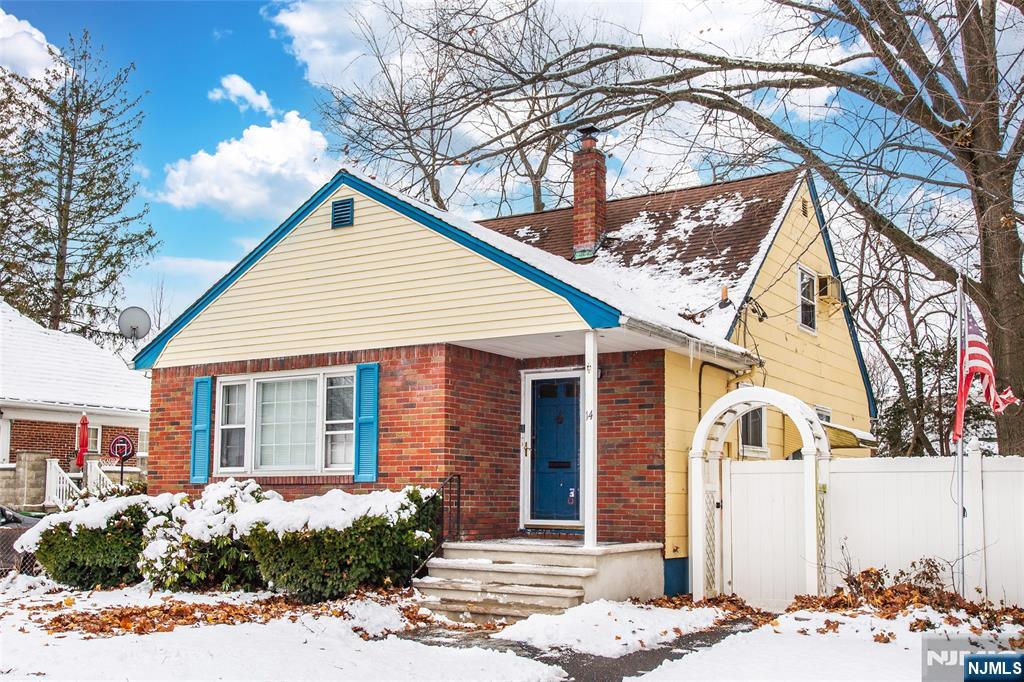 Homes for sale in Bergenfield, NJ | 14 Hudson St, Bergenfield, NJ 07621 | MLS# 25043308