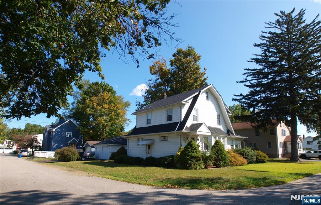 Homes for sale in Pequannock Township, NJ | 48 Caroline Ave, Pequannock Township, NJ 07444 | MLS# 25043332