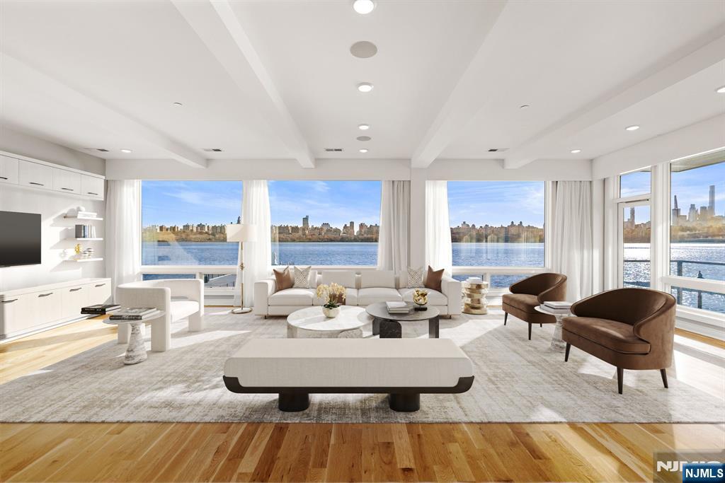 $2,975,000 Condo