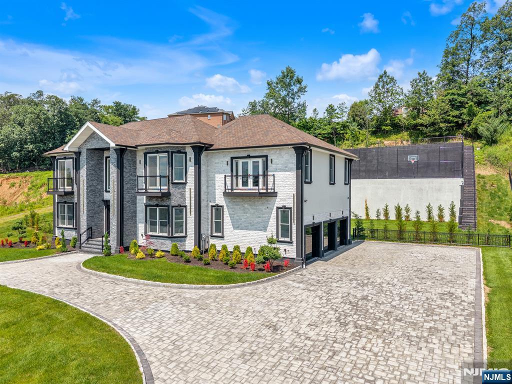 Homes for sale in Totowa, NJ | 125 Hamilton Trl, Totowa, NJ 07512 | MLS# 25043341