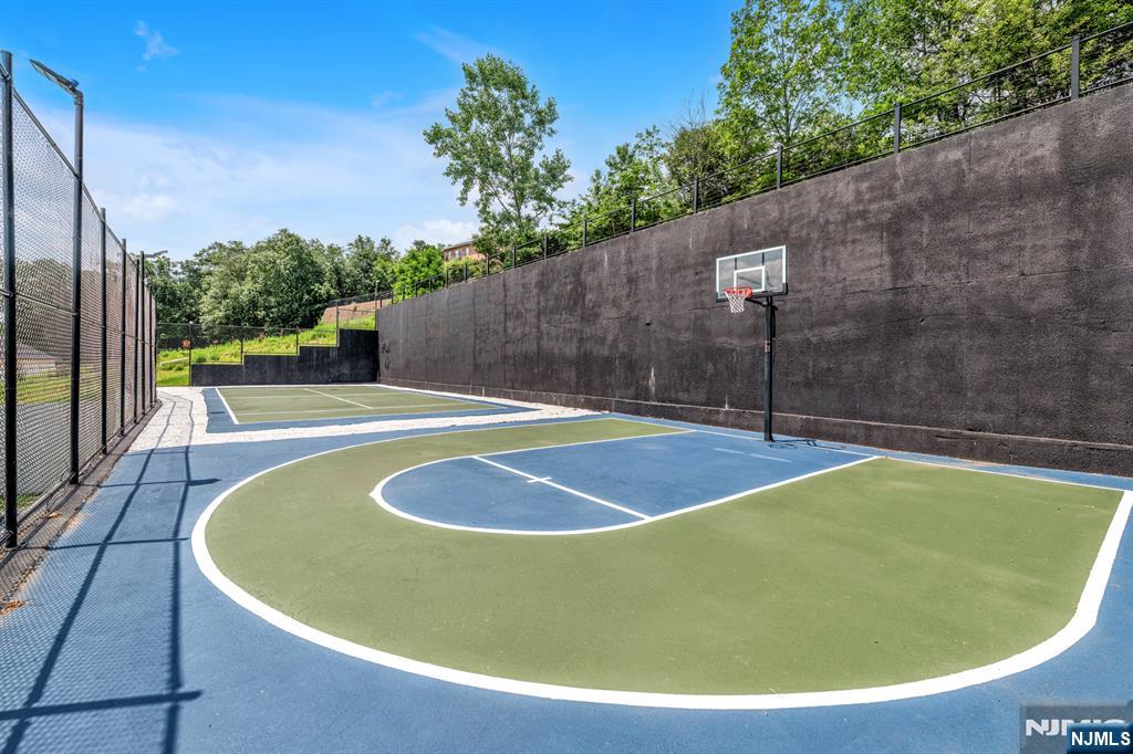 Homes for sale in Totowa, NJ | 125 Hamilton Trl, Totowa, NJ 07512 | MLS# 25043341