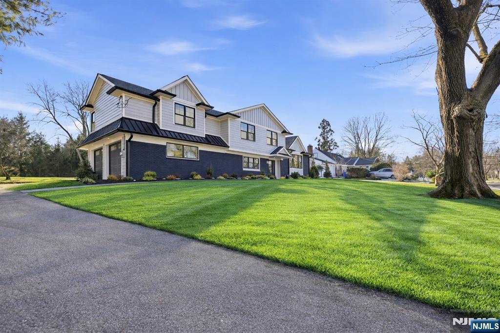 $1,599,999 Split Level