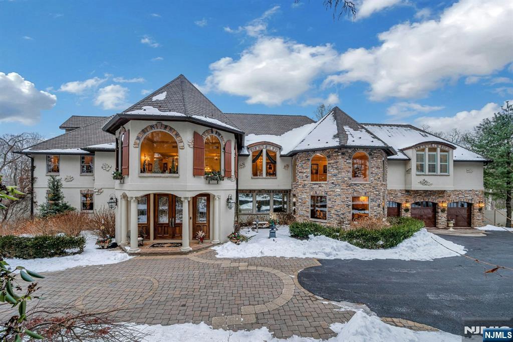 Homes for sale in Kinnelon Borough, NJ | 5 Summit Ter, Kinnelon Borough, NJ 07405 | MLS# 25043388