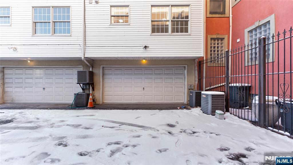 Homes for sale in Newark, NJ | 16 Kinney St, Newark, NJ 07102 | MLS# 25043493