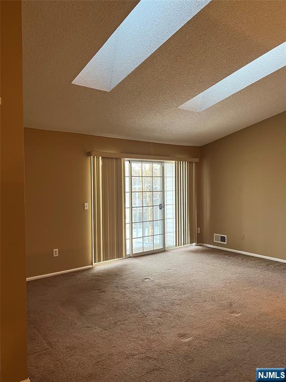 Homes for sale in Mahwah, NJ | 611 Lilac Ln, Mahwah, NJ 07430 | MLS# 25043590