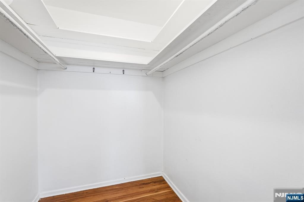 Homes for sale in Wayne, NJ | 28 Knox Ter, Wayne, NJ 07470 | MLS# 25043610