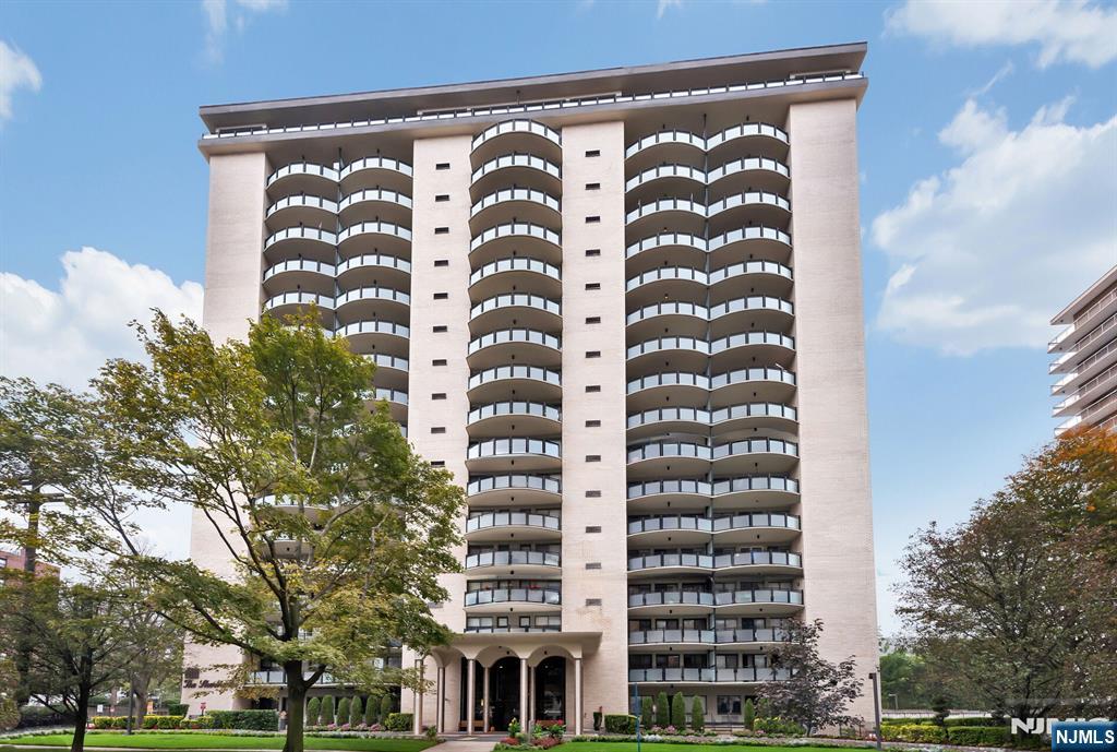 Homes for sale in Hackensack, NJ | 125 Prospect Ave #16C, Hackensack, NJ 07601 | MLS# 25043624