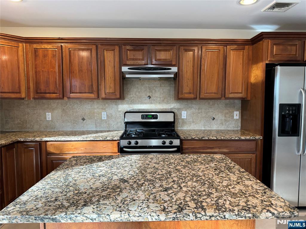 Homes for sale in Palisades Park, NJ | 535B Lawn Ave #B, Palisades Park, NJ 07650 | MLS# 25043660