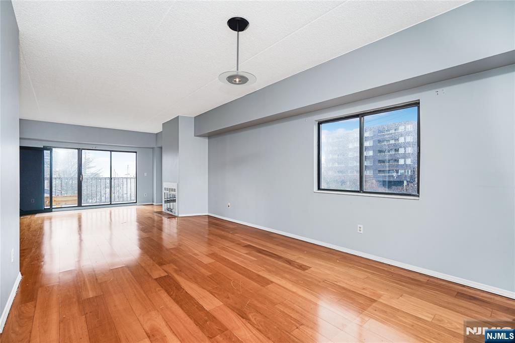 Homes for sale in Cliffside Park, NJ | 390 Gorge Rd #402, Cliffside Park, NJ 07010 | MLS# 25043678