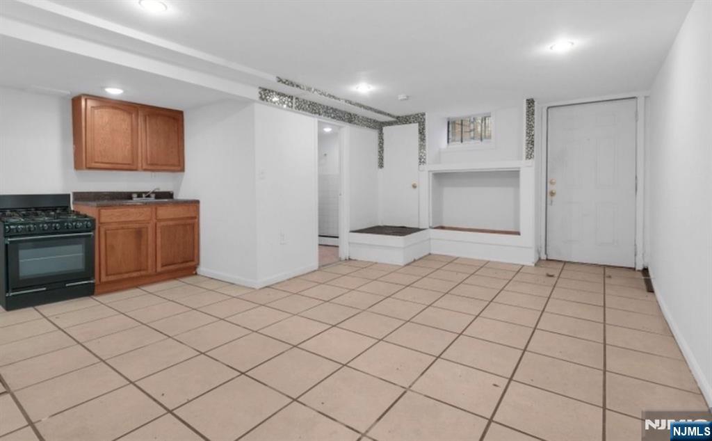 Homes for sale in Newark, NJ | 106 Peabody Pl, Newark, NJ 07104 | MLS# 25043752