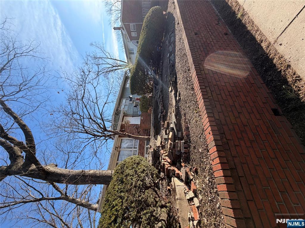 Homes for sale in Fort Lee, NJ | 1032 Glen Rd, Fort Lee, NJ 07024 | MLS# 25043776