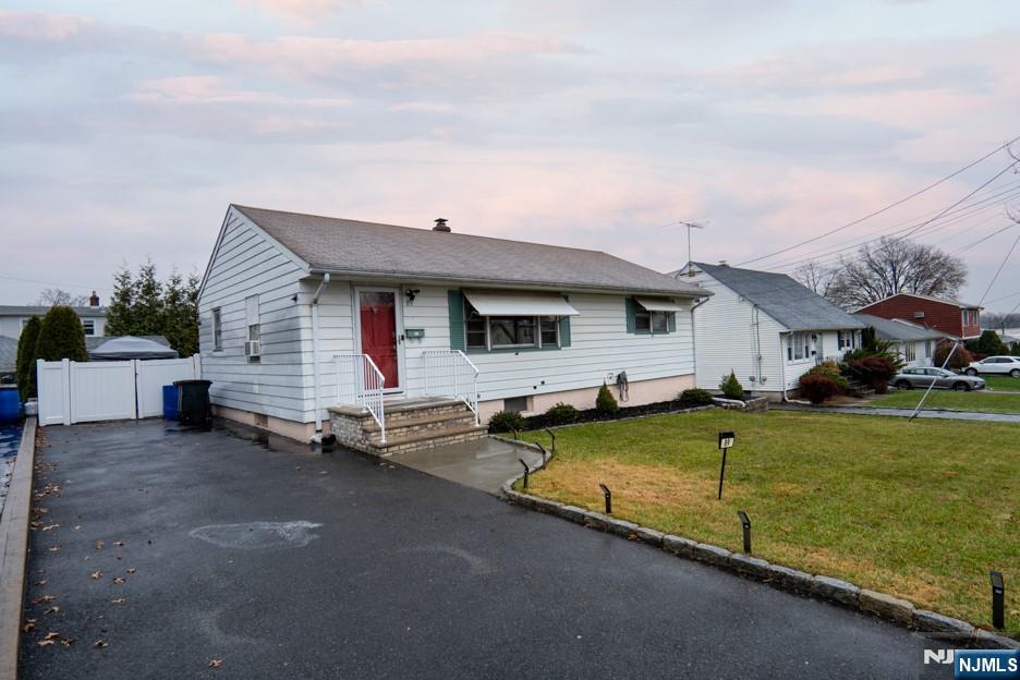 Homes for sale in Clifton, NJ | 89 Susan Ct, Clifton, NJ 07012 | MLS# 25043822