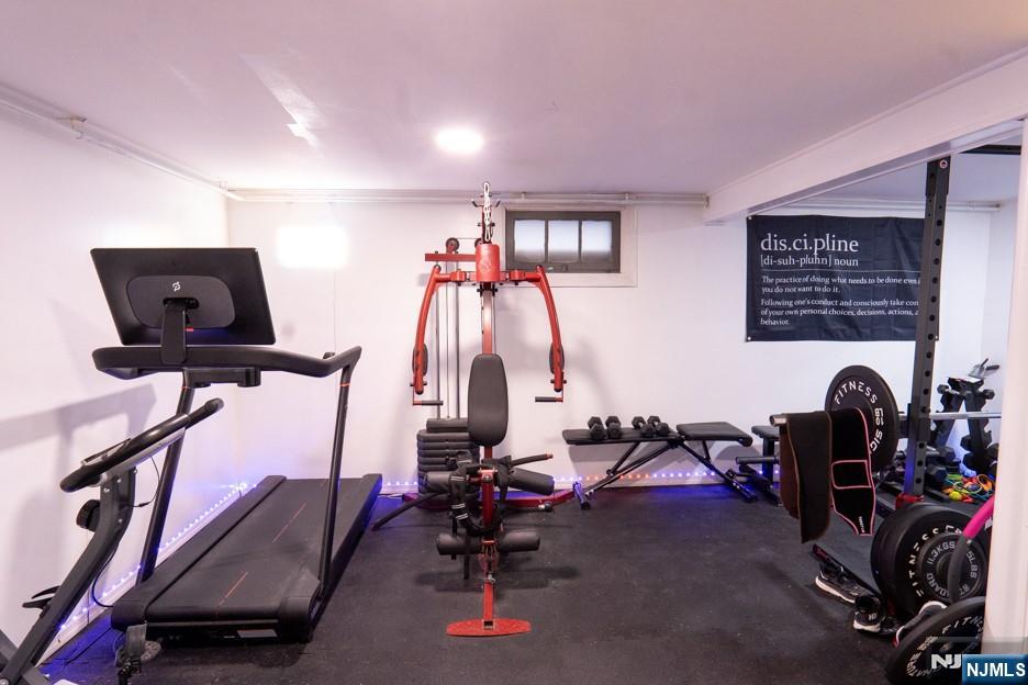 Homes for sale in Clifton, NJ | 89 Susan Ct, Clifton, NJ 07012 | MLS# 25043822