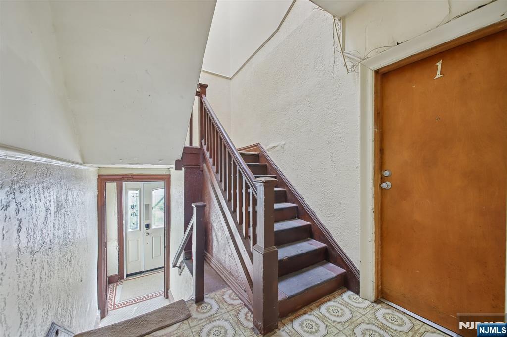 17 Myrtle Avenue