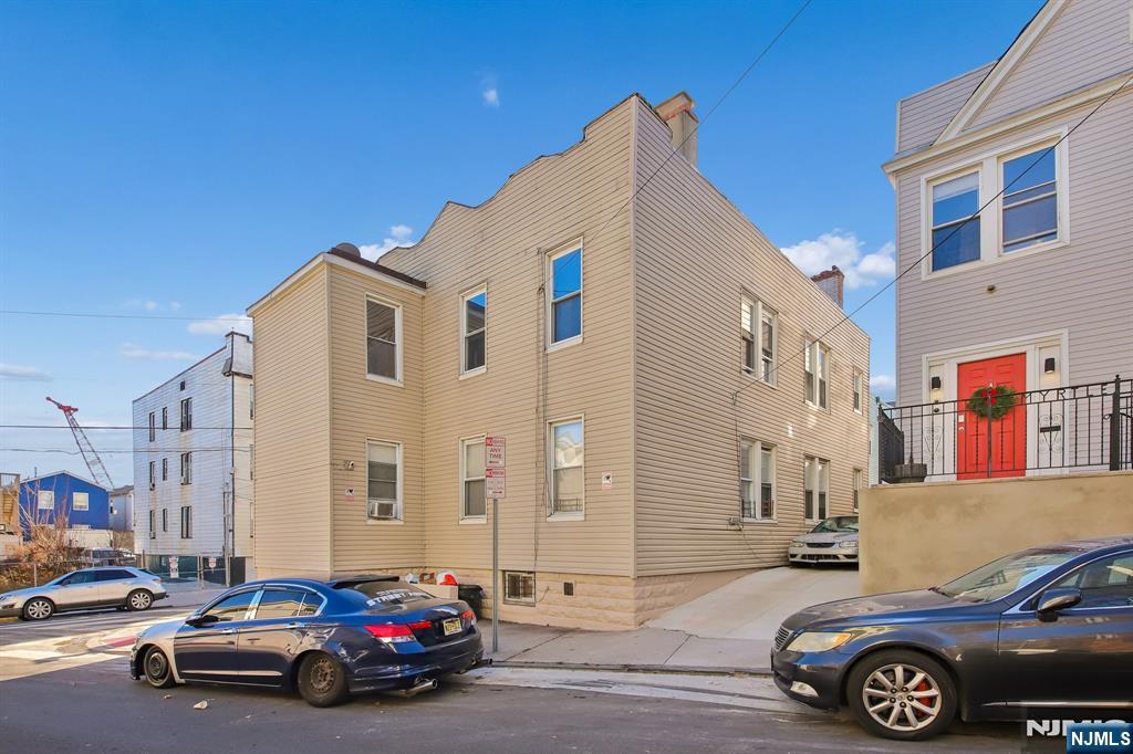 17 Myrtle Avenue