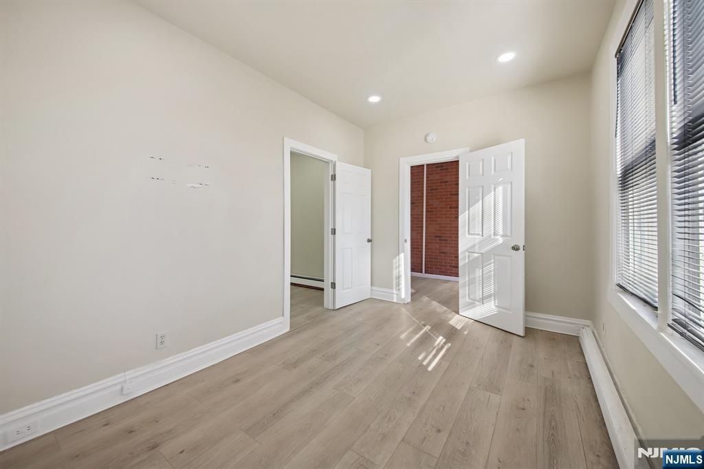 17 Myrtle Avenue