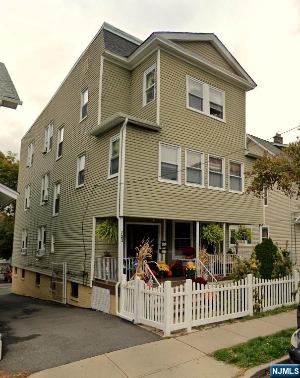 153 Fleming Ave, Newark City, NJ, 07105-4982