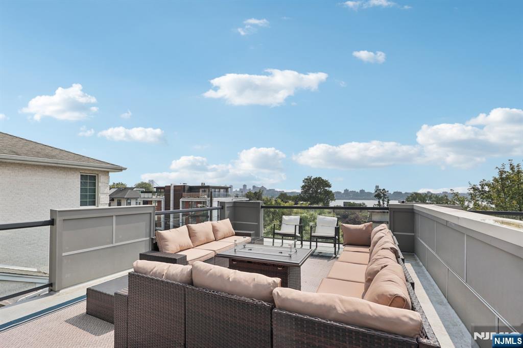 180 Crescent Avenue, Leonia, NJ, 07605