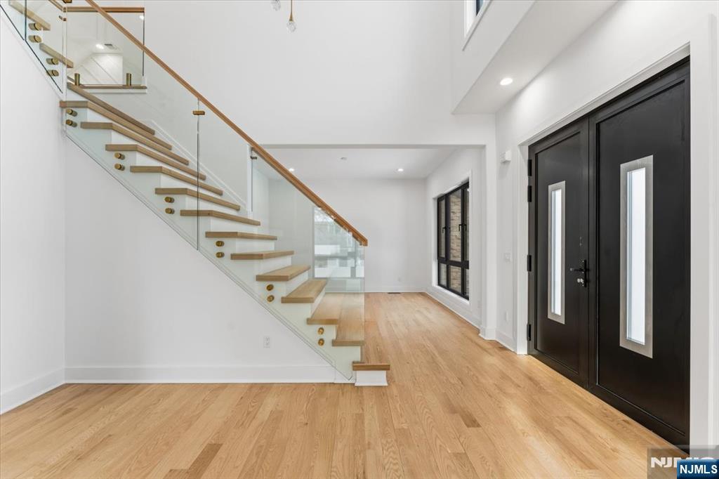 Homes for sale in Livingston, NJ | 83 Falcon Rd, Livingston, NJ 07039 | MLS# 25043993