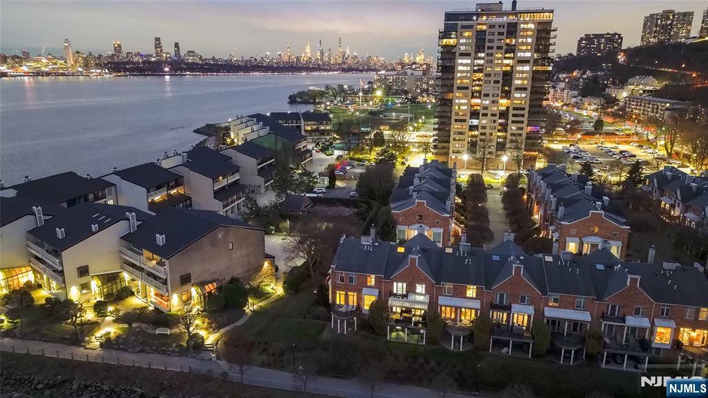 Homes for sale in Edgewater, NJ | 119 Hudson Cvs, Edgewater, NJ 07020 | MLS# 25044018