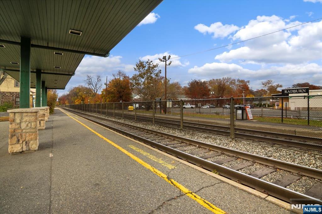 Homes for sale in Fair Lawn, NJ | 55 Landmark Ln, Fair Lawn, NJ 07410 | MLS# 26000111