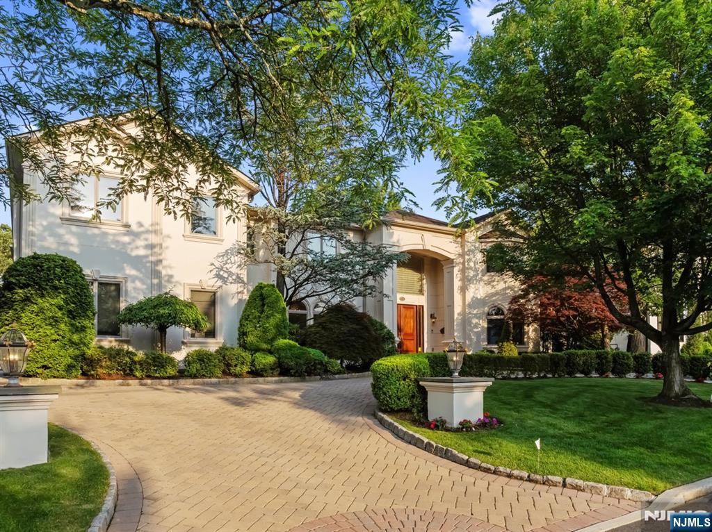 Homes for sale in Englewood Cliffs, NJ | 71 Roberts, Englewood Cliffs, NJ 07632 | MLS# 26000116