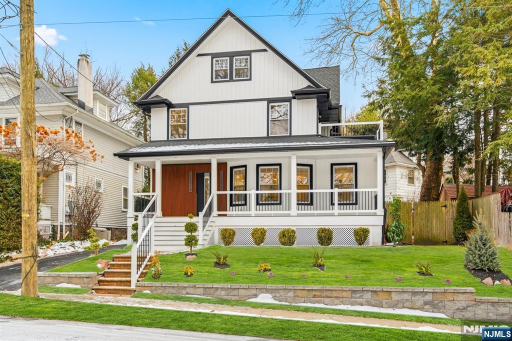 180 Crescent Avenue, Leonia, NJ, 07605