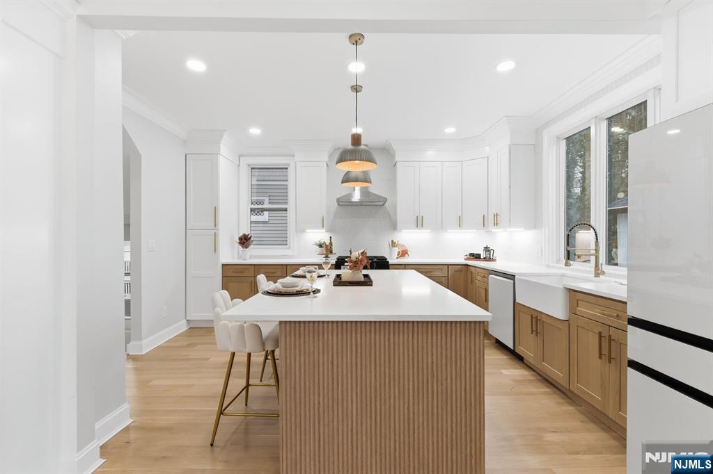 180 Crescent Avenue, Leonia, NJ, 07605