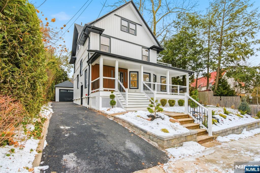 180 Crescent Avenue, Leonia, NJ, 07605