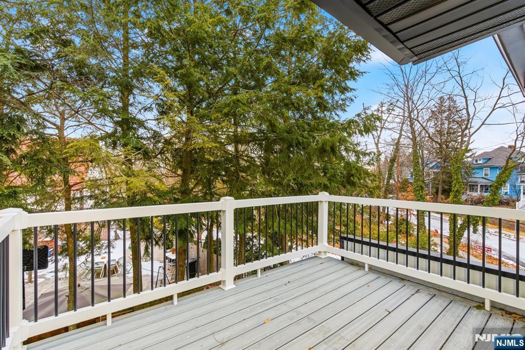 180 Crescent Avenue, Leonia, NJ, 07605