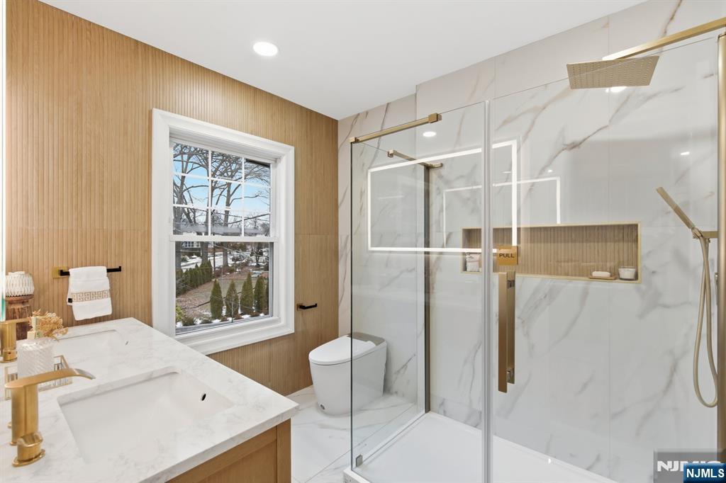 180 Crescent Avenue, Leonia, NJ, 07605