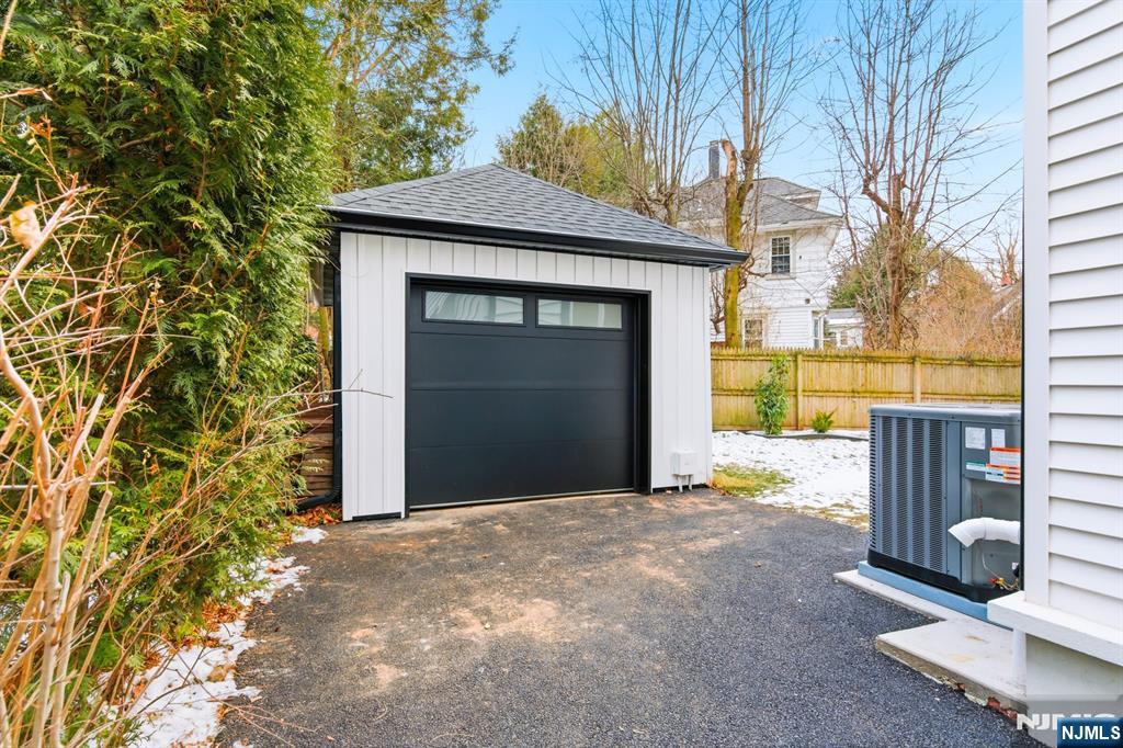 180 Crescent Avenue, Leonia, NJ, 07605