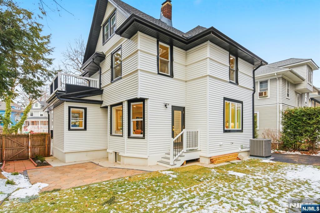 180 Crescent Avenue, Leonia, NJ, 07605