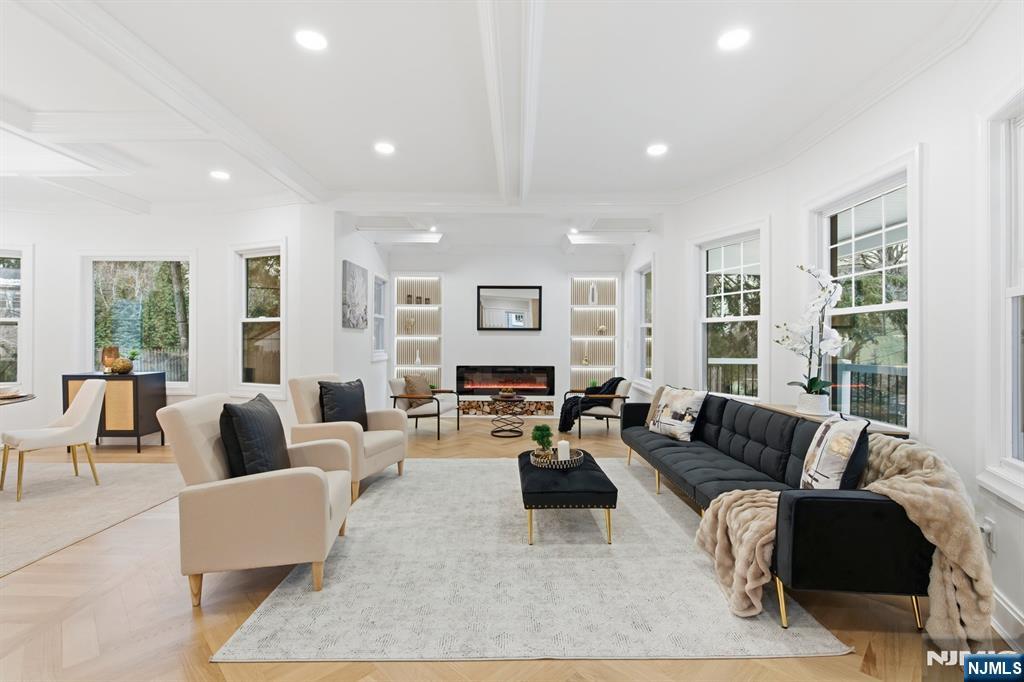 180 Crescent Avenue, Leonia, NJ, 07605