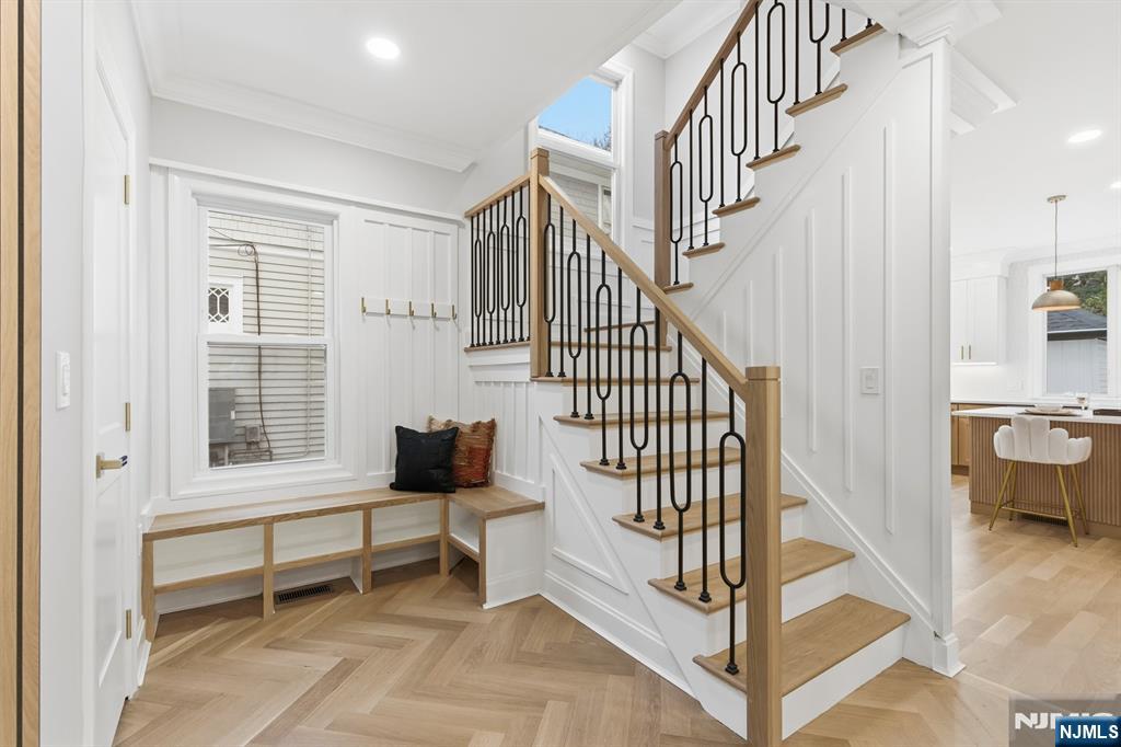 180 Crescent Avenue, Leonia, NJ, 07605