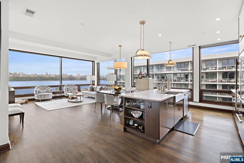 320 Adolphus Avenue, Cliffside Park, NJ, 07010