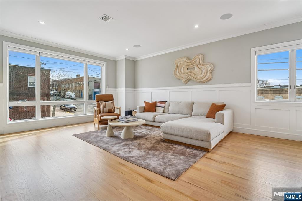 Homes for sale in Fairview, NJ | 305 8Th St #2, Fairview, NJ 07022 | MLS# 26000433