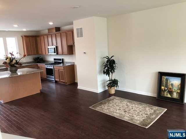 Homes for sale in Fair Lawn, NJ | 32 Litchfield Ln #403, Fair Lawn, NJ 07410 | MLS# 26000459