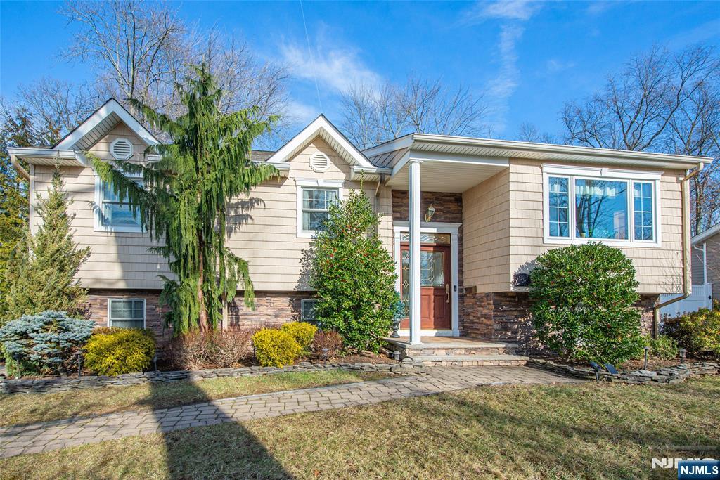 Homes for sale in West Caldwell, NJ | 3 Springdale Rd, West Caldwell, NJ 07006 | MLS# 26000674