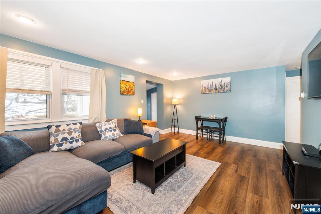 Homes for sale in Hopatcong, NJ | 304 Squaw Trl, Hopatcong, NJ 07821 | MLS# 26000689