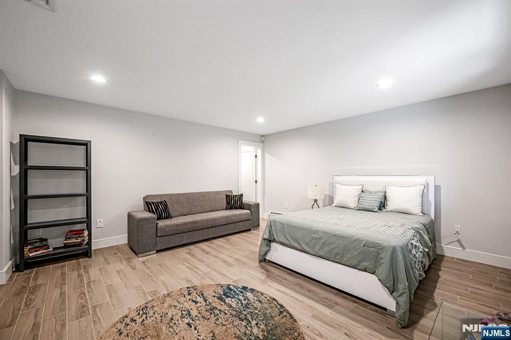 Homes for sale in Palisades Park, NJ | 275 14Th #B, Palisades Park, NJ 07650 | MLS# 26000747