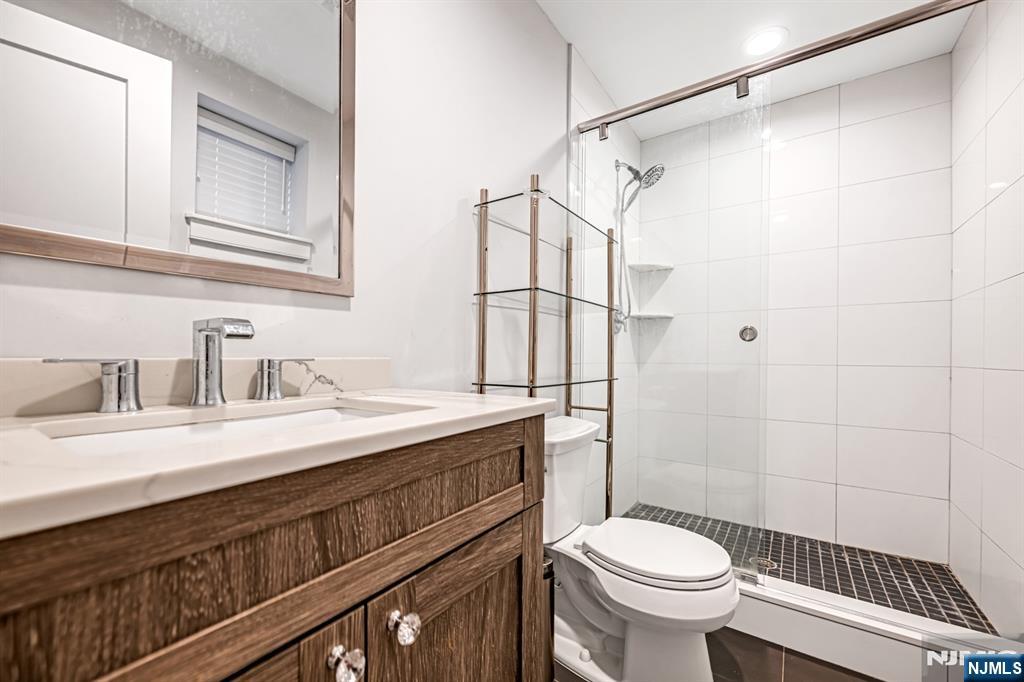 275 14th, #B, Palisades Park, NJ 07650 Listing Photo  6