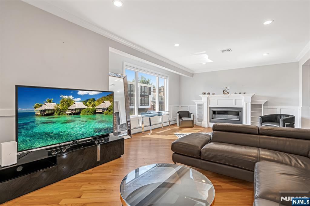 HUGE Living room
