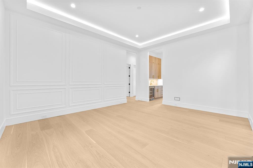 Homes for sale in Paramus, NJ | 156 Stuart St, Paramus, NJ 07652 | MLS# 26000913